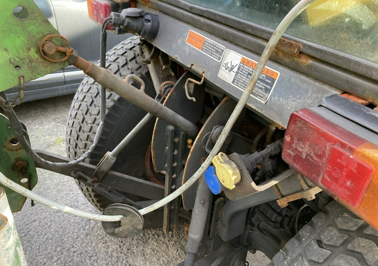 Tractor municipal Inna Inny Traktor Kubota 4X4 B 3030 Odśnieżarka posypywarka Pług 2011: foto 10