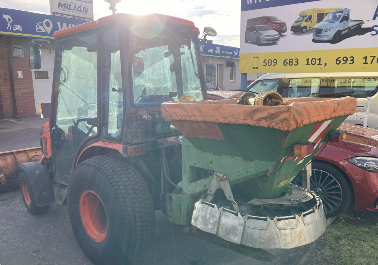 Tractor municipal Inna Inny Traktor Kubota 4X4 B 3030 Odśnieżarka posypywarka Pług 2011: foto 6