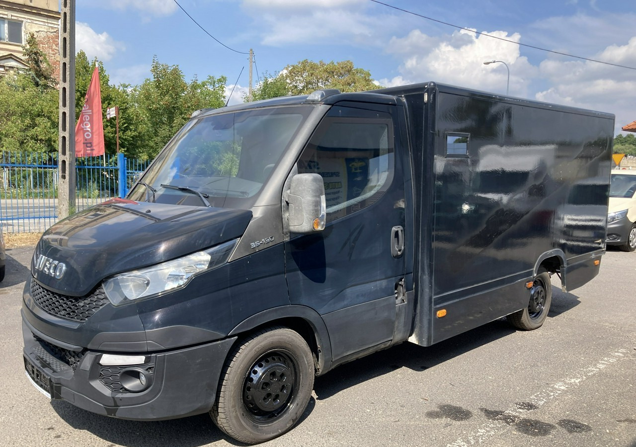 Vehículo de colección Iveco 35 Daily 35C13 Iveco Bankowóz Kuloodporny Opanceżony pancerny 2015: foto 1