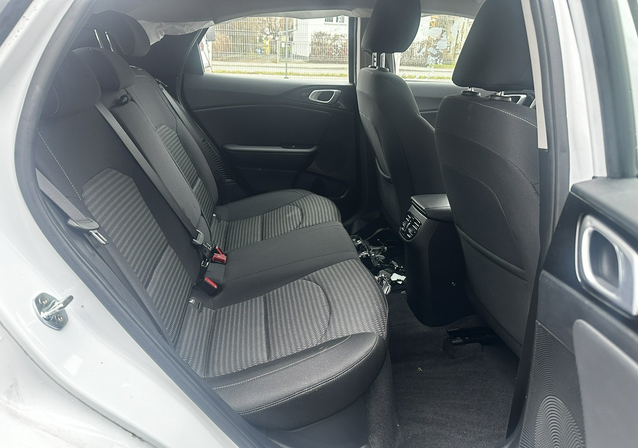 Hatchback Kia Xceed 1.6 GDI Hybryda Plug-in 50 km na prądzie 2022: foto 18