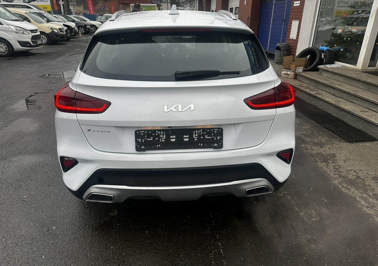 Hatchback Kia Xceed 1.6 GDI Hybryda Plug-in 50 km na prądzie 2022: foto 7