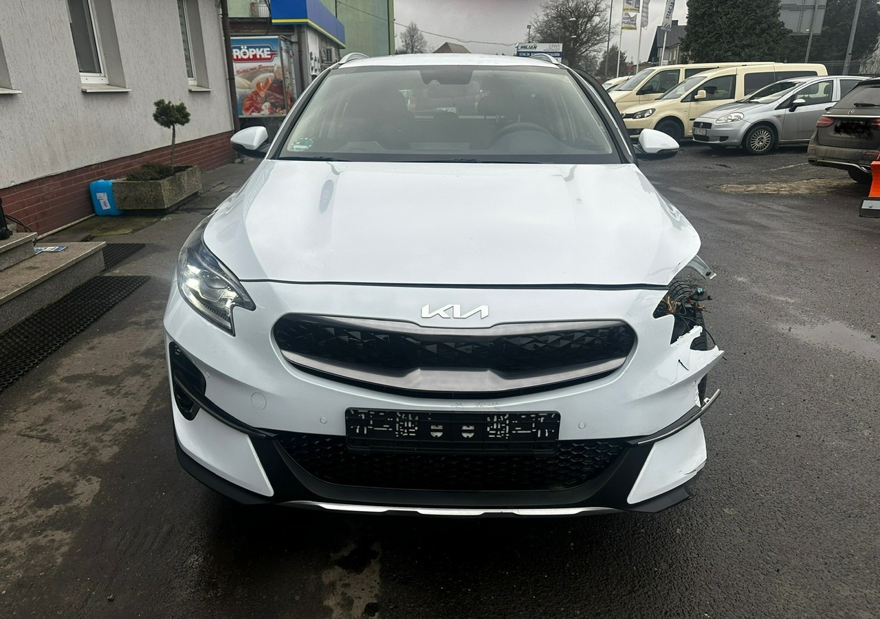 Hatchback Kia Xceed 1.6 GDI Hybryda Plug-in 50 km na prądzie 2022: foto 6