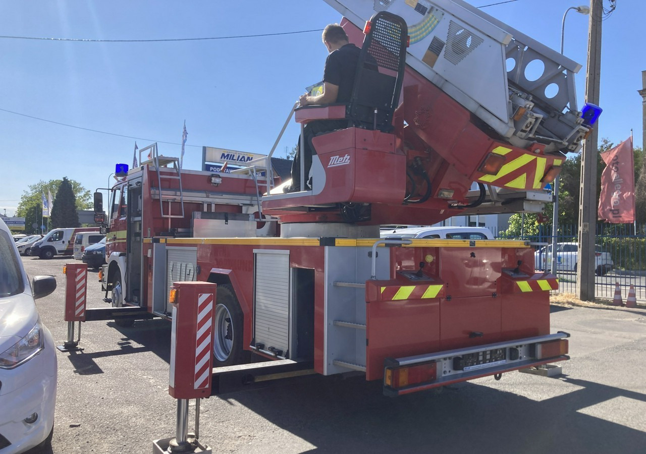 Camión de bomberos MAN L 2000 MAN 15,280 Straż pożarna drabina Strażacka zwyżka 32m Metz Model 20: foto 17