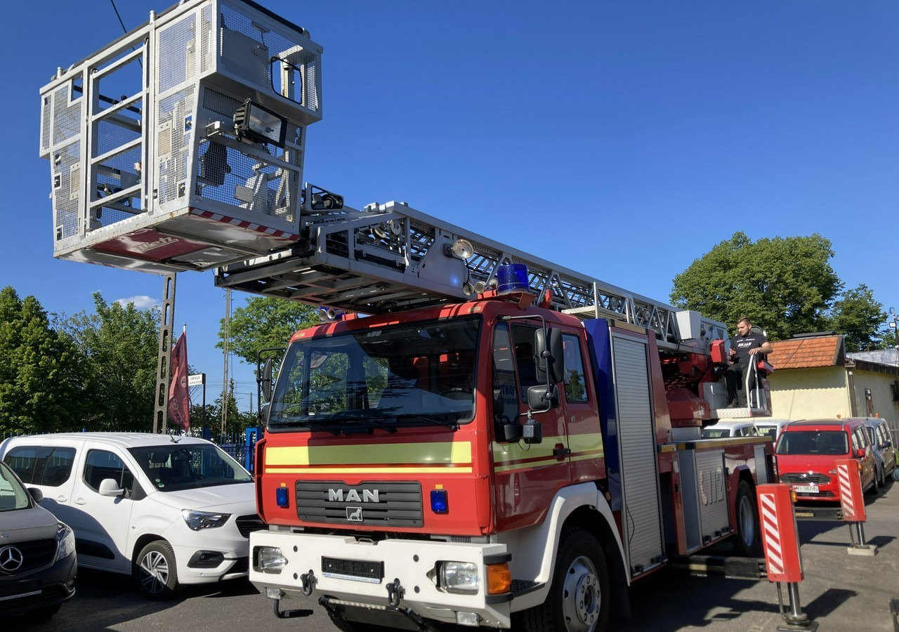 Camión de bomberos MAN L 2000 MAN 15,280 Straż pożarna drabina Strażacka zwyżka 32m Metz Model 20: foto 7