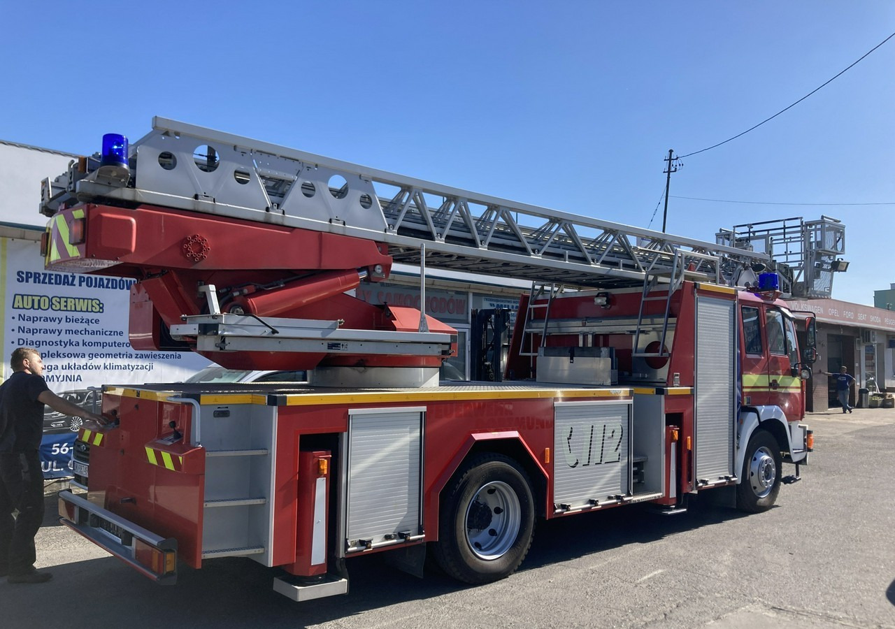 Camión de bomberos MAN L 2000 MAN 15,280 Straż pożarna drabina Strażacka zwyżka 32m Metz Model 20: foto 11