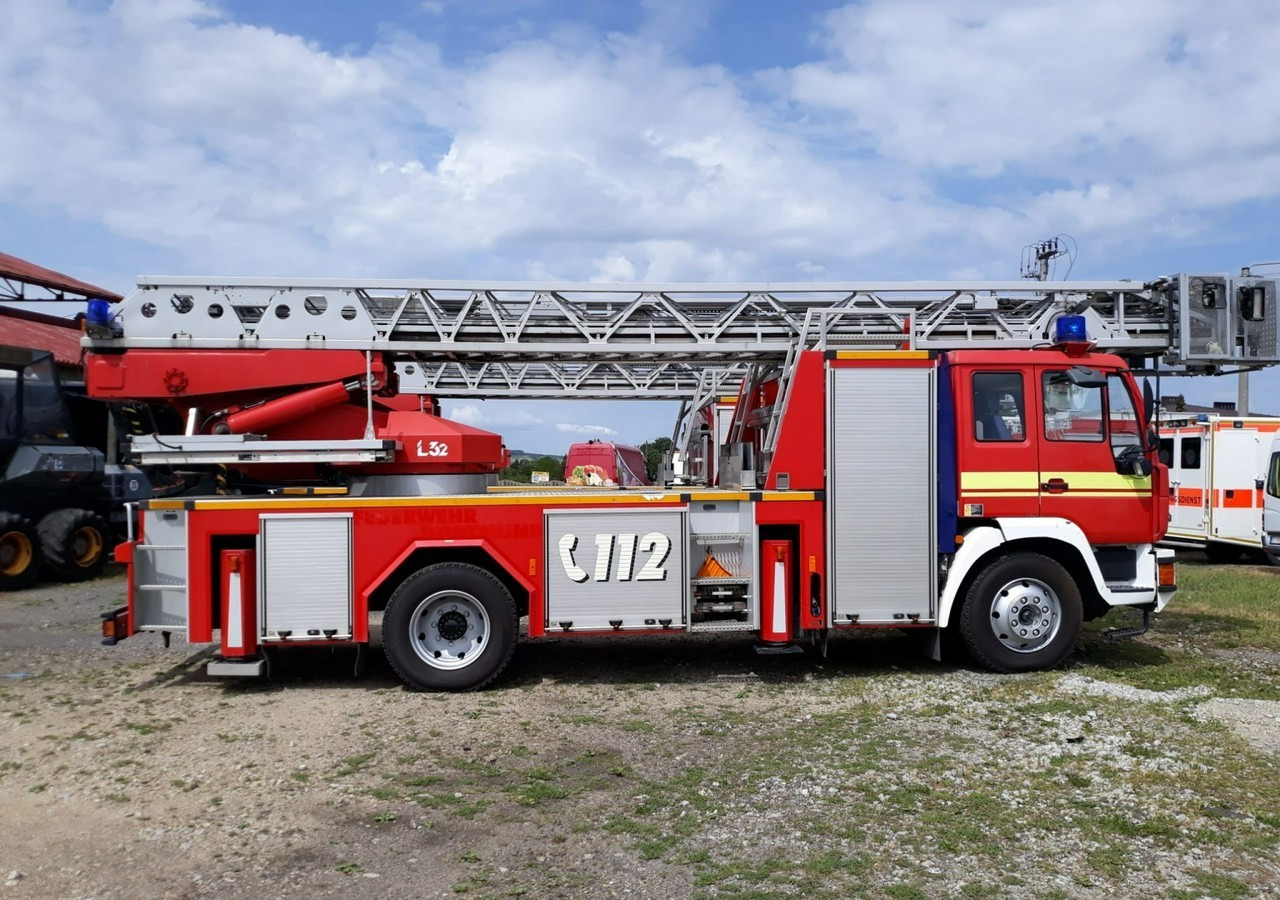 Camión de bomberos MAN L 2000 MAN 15,280 Straż pożarna drabina Strażacka zwyżka 32m Metz Model 20: foto 8