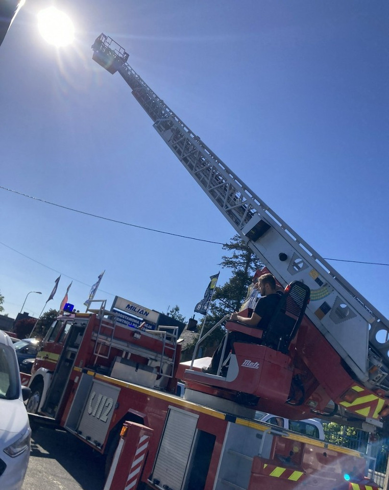 Camión de bomberos MAN L 2000 MAN 15,280 Straż pożarna drabina Strażacka zwyżka 32m Metz Model 20: foto 16