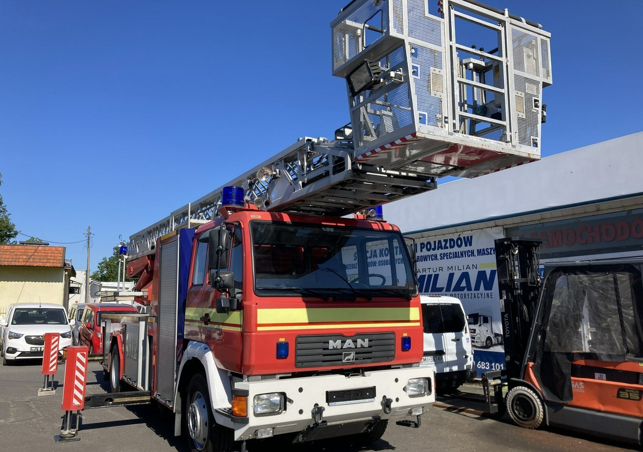 Oferta - Camión de bomberos: foto 2 Oferta - Camión de bomberos: foto 2