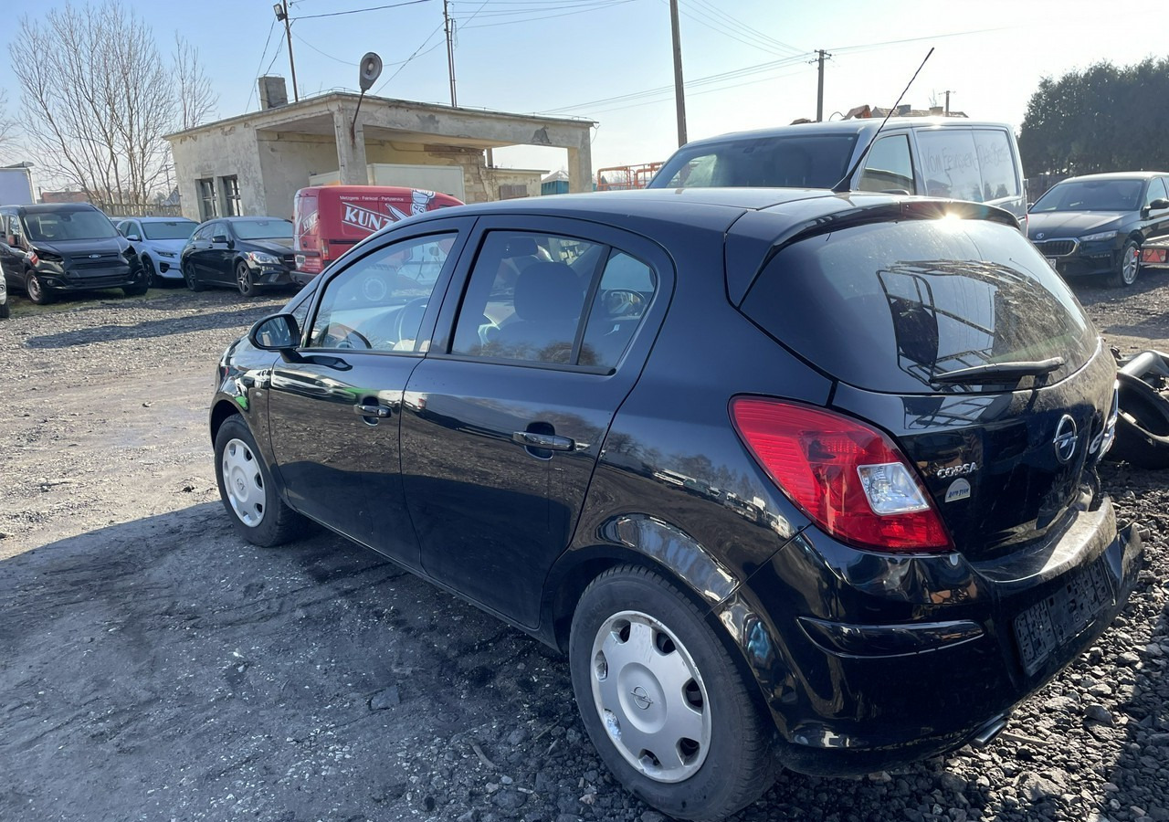Opel Corsa D Corsa 1.4-87 KM Klima 2011 - Coche: foto 5 Opel Corsa D Corsa 1.4-87 KM Klima 2011 - Coche: foto 5