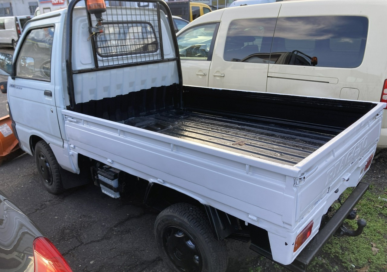 Piaggio Piaggio Porter 4X4 Skrzynia odśnieżarka Pług 2011 - Máquina quitanieve: foto 5 Piaggio Piaggio Porter 4X4 Skrzynia odśnieżarka Pług 2011 - Máquina quitanieve: foto 5