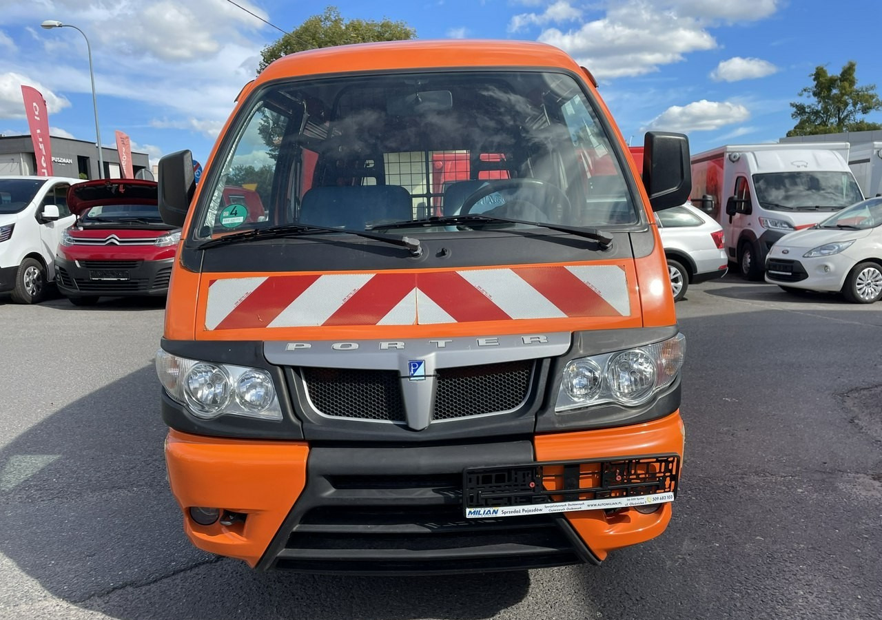 Piaggio Piaggio Porter Furgon 39348km 2x boczne drzwi 2012 - Furgón: foto 5 Piaggio Piaggio Porter Furgon 39348km 2x boczne drzwi 2012 - Furgón: foto 5
