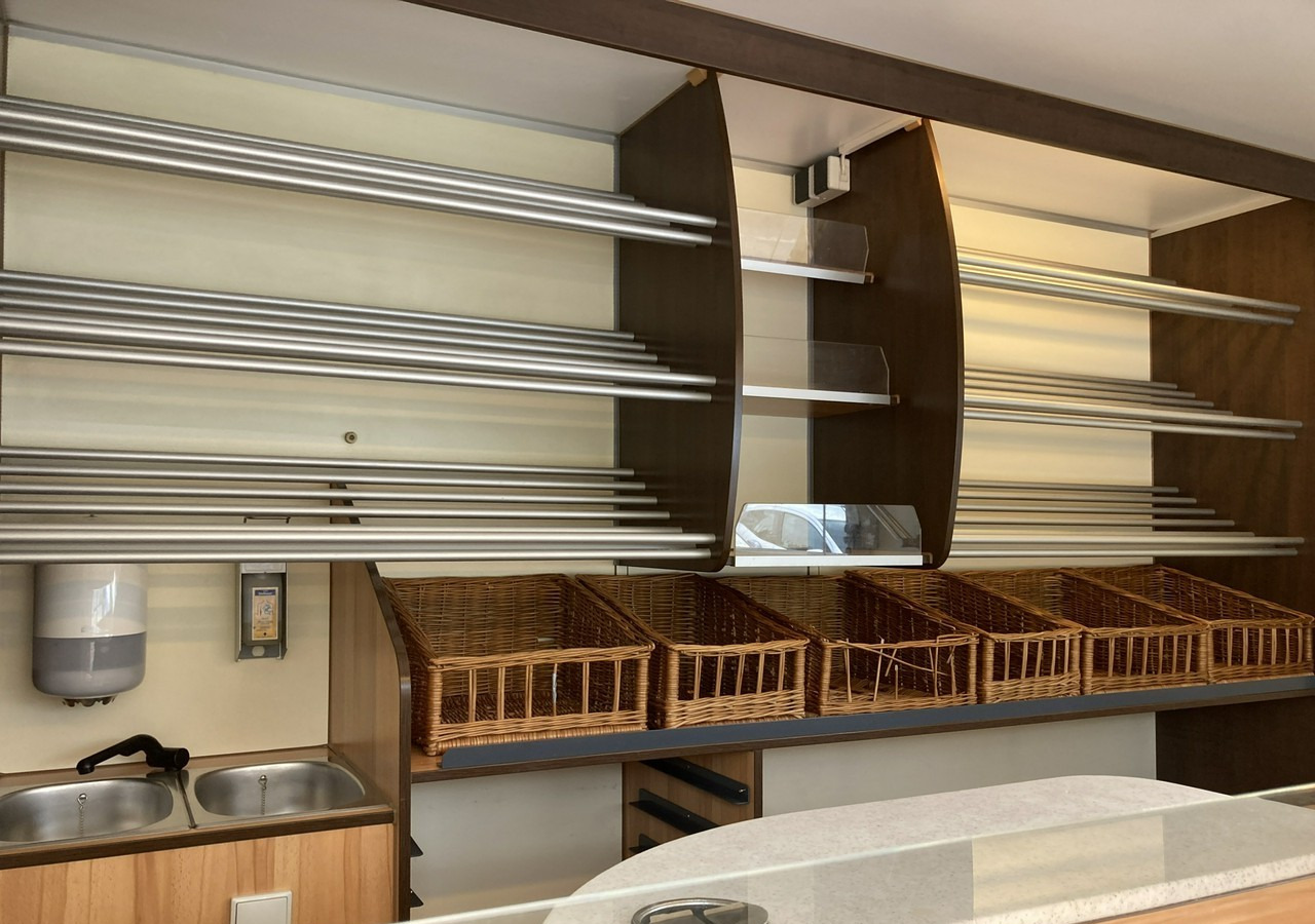 Renault Master Autosklep sklep bar Gastronomiczny Food Truck Foodtruck Borco 2012 - Camión tienda: foto 2 Renault Master Autosklep sklep bar Gastronomiczny Food Truck Foodtruck Borco 2012 - Camión tienda: foto 2