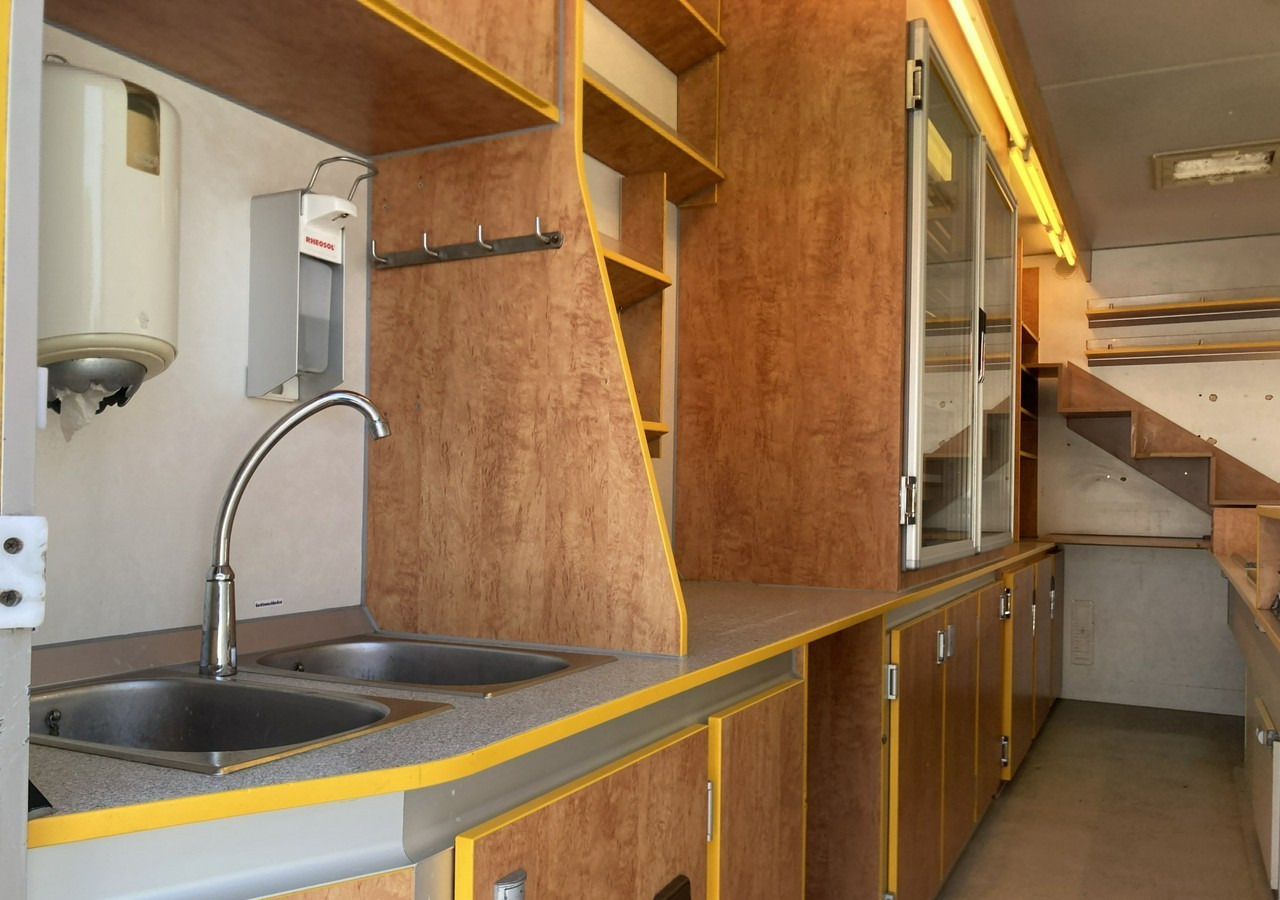 Camión tienda Renault Master Autosklep wędlin sklep bar Gastronomiczny Food Truck Foodtruck Borco: foto 9