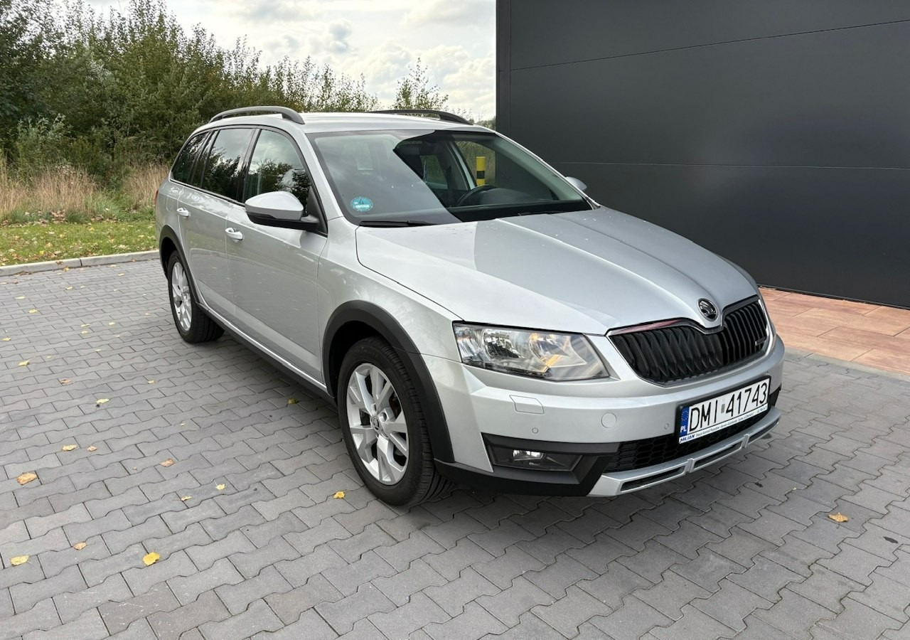 Skoda Octavia III Skoda Octavia 4X4 Scout 2.0 TDI -150KM Model 2017 Bezwypadkowa FV 23 - Coche: foto 2 Skoda Octavia III Skoda Octavia 4X4 Scout 2.0 TDI -150KM Model 2017 Bezwypadkowa FV 23 - Coche: foto 2