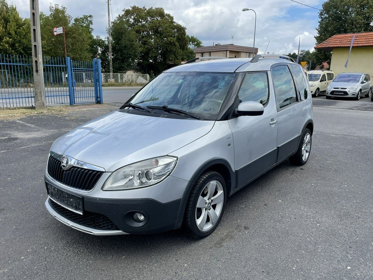 Coche Skoda Roomster I Roomster Scout 1.6-16V Klima 2012: foto 1