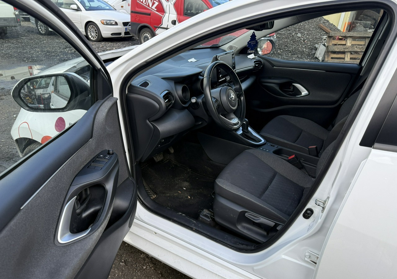Hatchback Toyota Yaris IV Toyota Yaris Hybrid 1.5 Active Salon PL 2021 FV 23%: foto 7