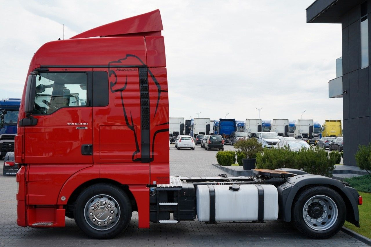 MAN TGX 18.440 / RETARDER / MEGA / LOWDECK / NAVI - Cabeza tractora: foto 3 MAN TGX 18.440 / RETARDER / MEGA / LOWDECK / NAVI - Cabeza tractora: foto 3