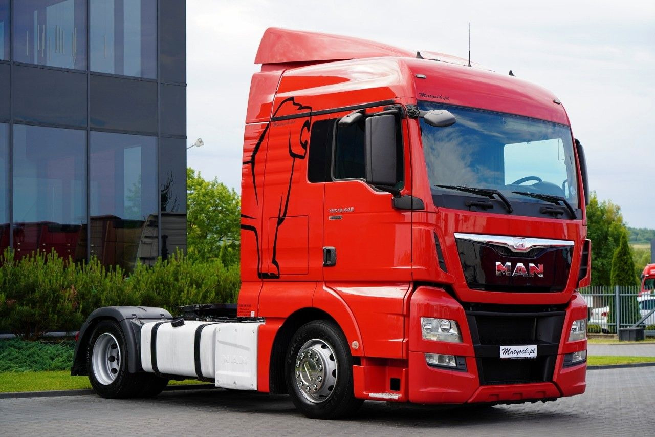 MAN TGX 18.440 / RETARDER / MEGA / LOWDECK / NAVI - Cabeza tractora: foto 1 MAN TGX 18.440 / RETARDER / MEGA / LOWDECK / NAVI - Cabeza tractora: foto 1