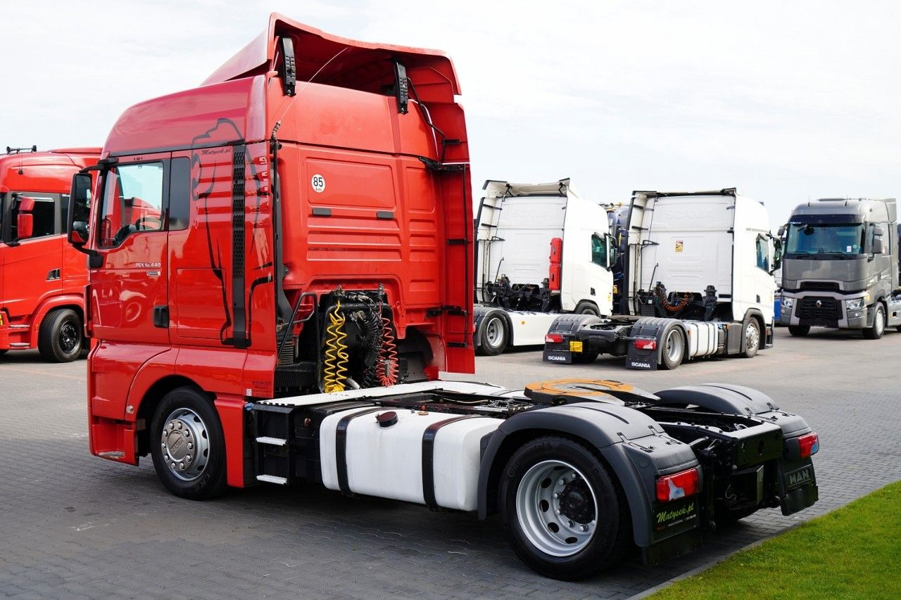 MAN TGX 18.440 / RETARDER / MEGA / LOWDECK / NAVI - Cabeza tractora: foto 4 MAN TGX 18.440 / RETARDER / MEGA / LOWDECK / NAVI - Cabeza tractora: foto 4