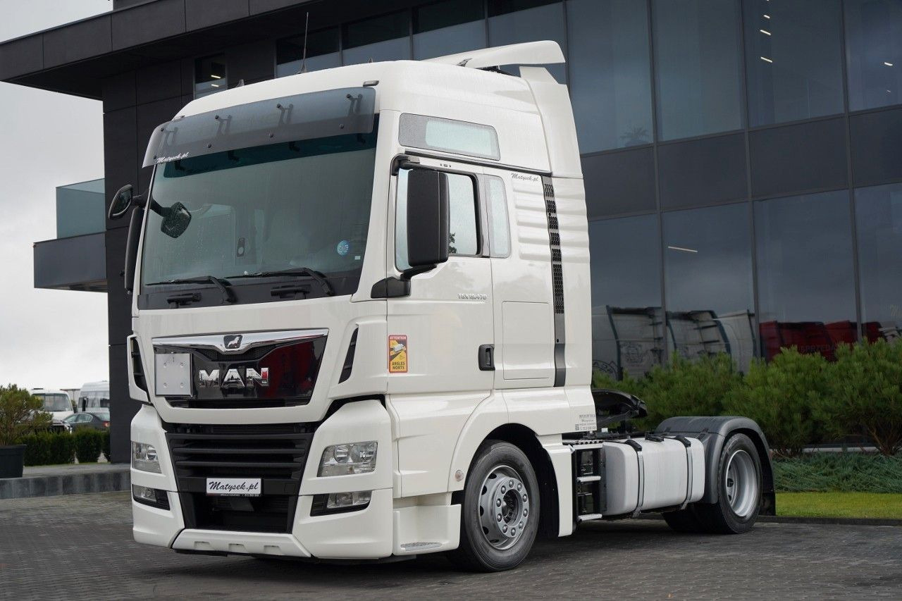 MAN TGX 18.470 / LOW DECK / MEGA / REGULOWANE SIODŁO - Cabeza tractora: foto 1 MAN TGX 18.470 / LOW DECK / MEGA / REGULOWANE SIODŁO - Cabeza tractora: foto 1