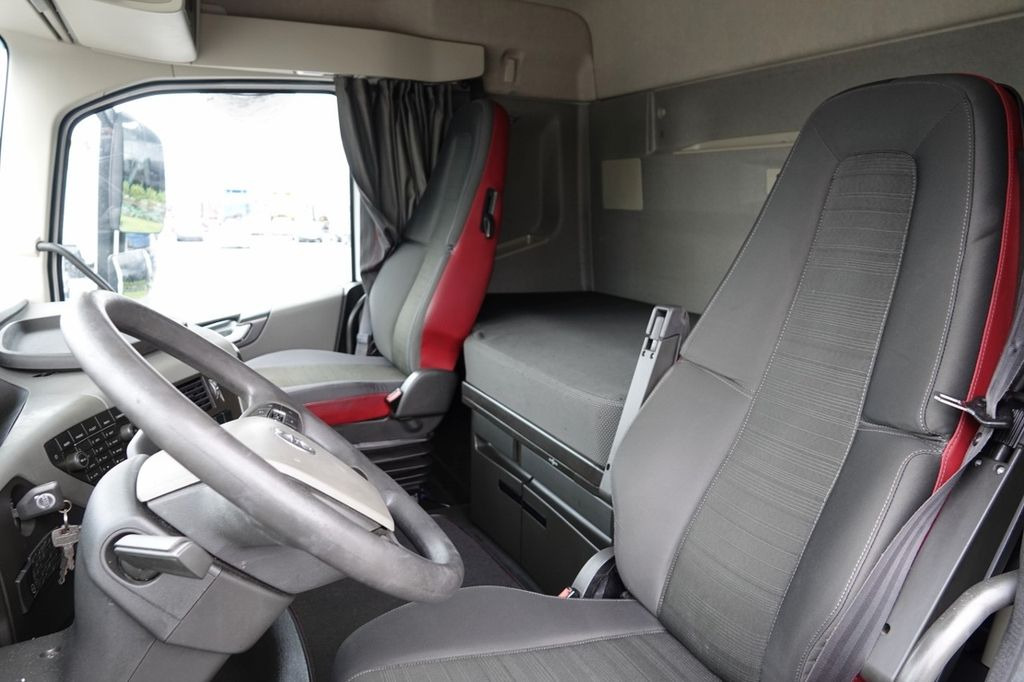 Leasing para Volvo FH 420 / 13 L / PEŁNY ADR / 2017 ROK / LOW CAB Volvo FH 420 / 13 L / PEŁNY ADR / 2017 ROK / LOW CAB Volvo FH 420 / 13 L / PEŁNY ADR / 2017 ROK / LOW CAB Volvo FH 420 / 13 L / PEŁNY ADR / 2017 ROK / LOW CAB: foto 11 Leasing para Volvo FH 420 / 13 L / PEŁNY ADR / 2017 ROK / LOW CAB Volvo FH 420 / 13 L / PEŁNY ADR / 2017 ROK / LOW CAB Volvo FH 420 / 13 L / PEŁNY ADR / 2017 ROK / LOW CAB Volvo FH 420 / 13 L / PEŁNY ADR / 2017 ROK / LOW CAB: foto 11