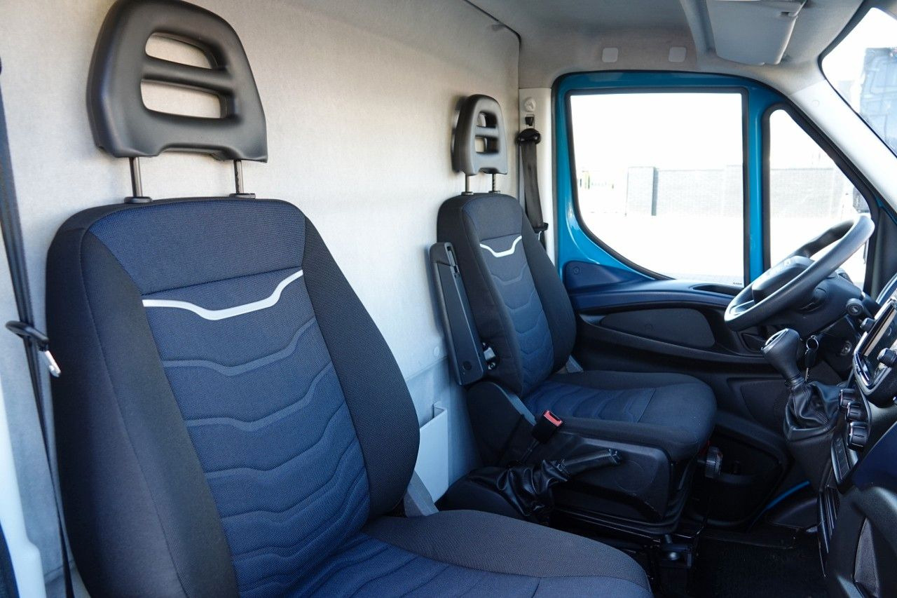 Furgón Iveco DAILY 2,3 D / BLASZAK / 2021 ROK / SPROWADZONY /: foto 17