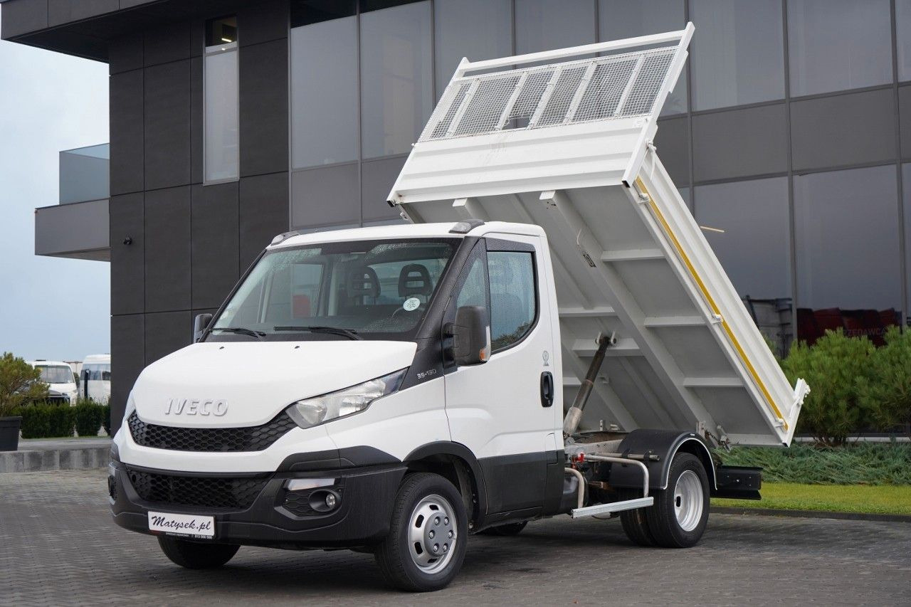 Iveco DAILY 35-130 / WYWROTKA TYLNOZSYPOWA / BLIŹNIAK - Furgoneta basculante: foto 1 Iveco DAILY 35-130 / WYWROTKA TYLNOZSYPOWA / BLIŹNIAK - Furgoneta basculante: foto 1