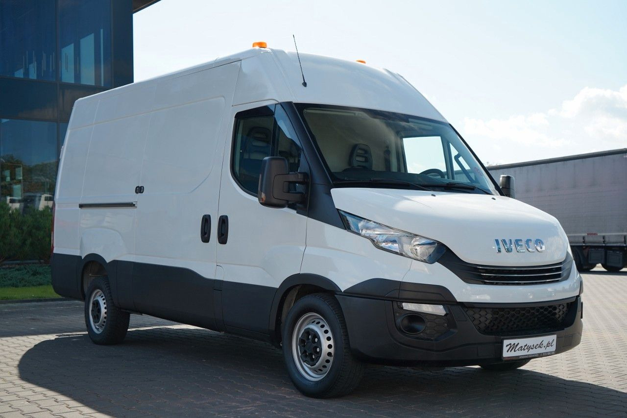 Iveco DAILY 35-140 / BLASZAK / ZABUDOWA WARSZTATOWA / - Furgón: foto 4 Iveco DAILY 35-140 / BLASZAK / ZABUDOWA WARSZTATOWA / - Furgón: foto 4