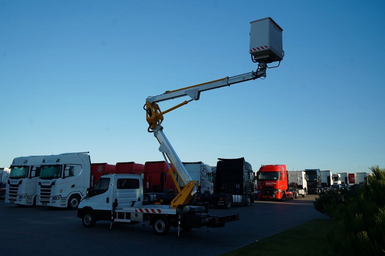 Camión con plataforma elevadora Iveco DAILY 35-140 / ZWYŻKA / PODNOŚNIK KOSZOWY MULTIT: foto 8