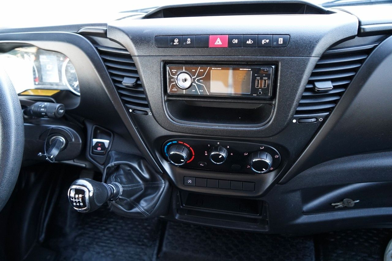 Camión con plataforma elevadora Iveco DAILY 35-140 / ZWYŻKA / PODNOŚNIK KOSZOWY MULTIT: foto 35