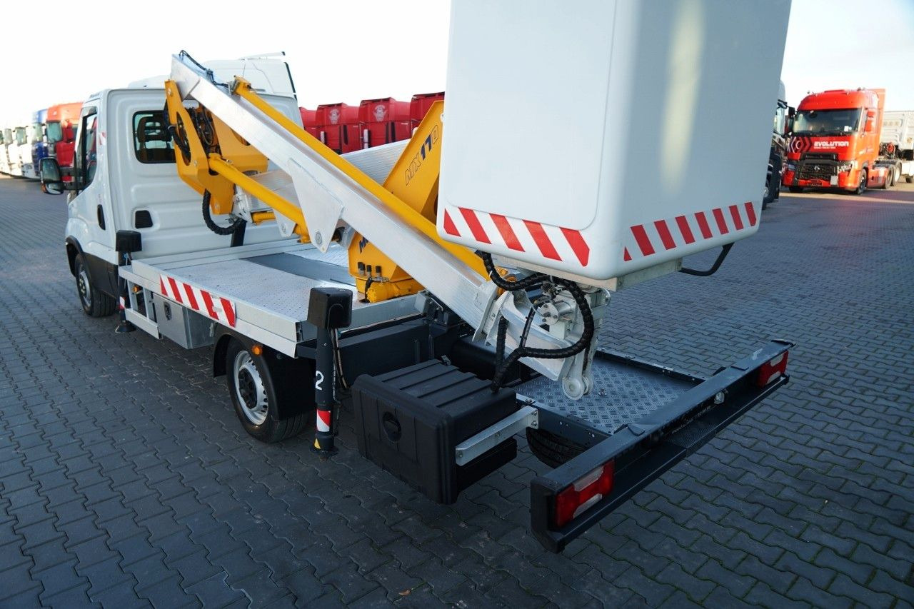 Camión con plataforma elevadora Iveco DAILY 35-140 / ZWYŻKA / PODNOŚNIK KOSZOWY MULTIT: foto 21
