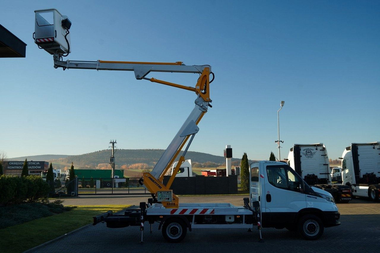 Camión con plataforma elevadora Iveco DAILY 35-140 / ZWYŻKA / PODNOŚNIK KOSZOWY MULTIT: foto 10