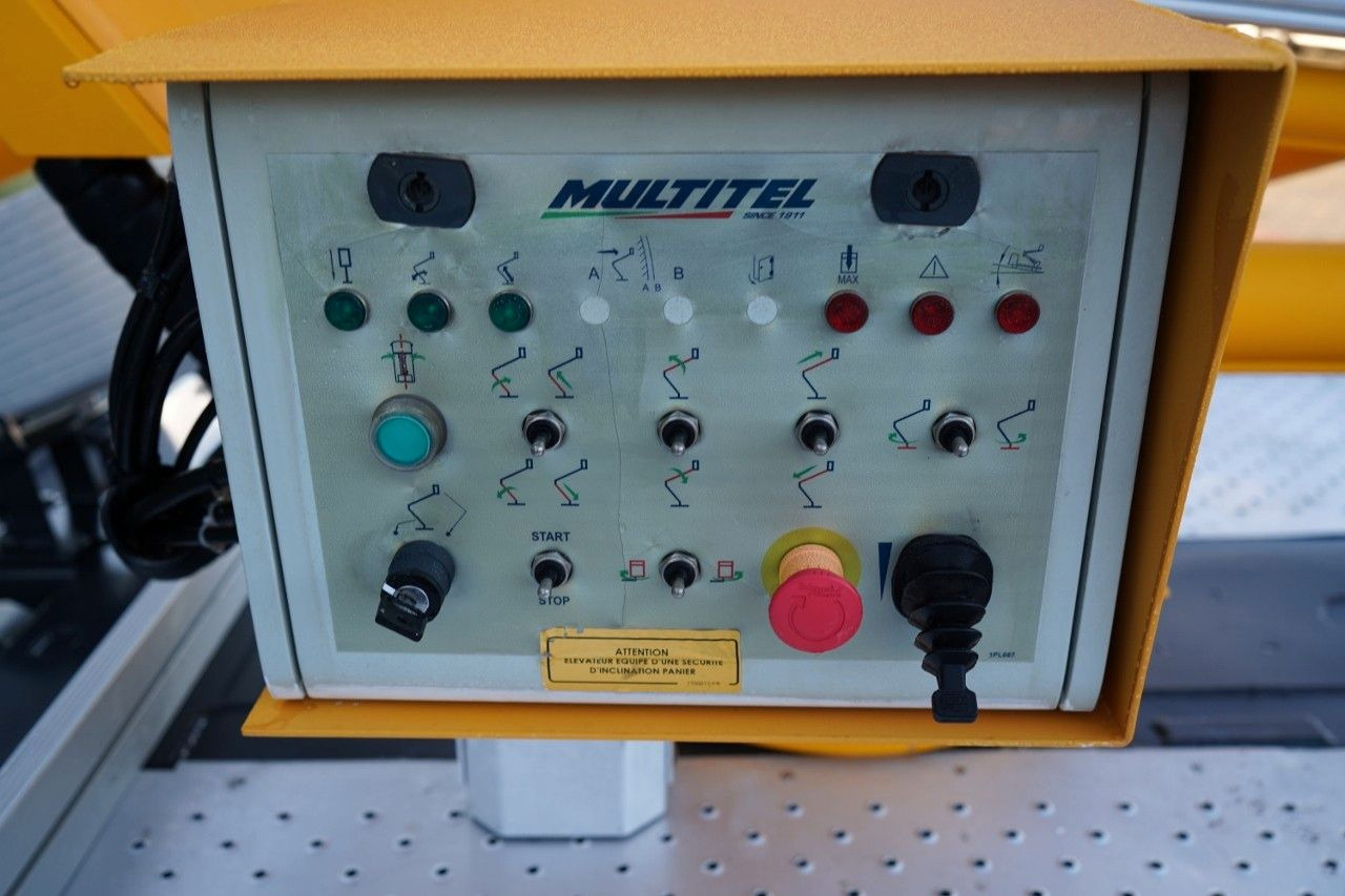 Camión con plataforma elevadora Iveco DAILY 35-140 / ZWYŻKA / PODNOŚNIK KOSZOWY MULTIT: foto 24