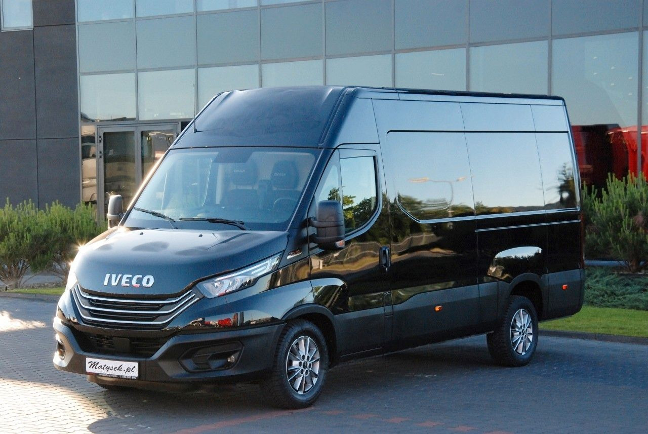 Iveco DAILY 35-180 / BLASZAK / 2022 ROK / HI-MATIC / - Furgón: foto 1 Iveco DAILY 35-180 / BLASZAK / 2022 ROK / HI-MATIC / - Furgón: foto 1