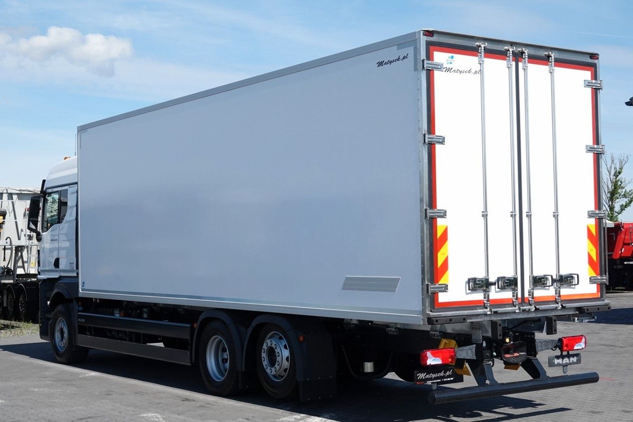 MAN TGX 26.520 / 6x2 / CHŁODNIA -8,6 M / AGREGAT THE - Camión caja cerrada: foto 3 MAN TGX 26.520 / 6x2 / CHŁODNIA -8,6 M / AGREGAT THE - Camión caja cerrada: foto 3