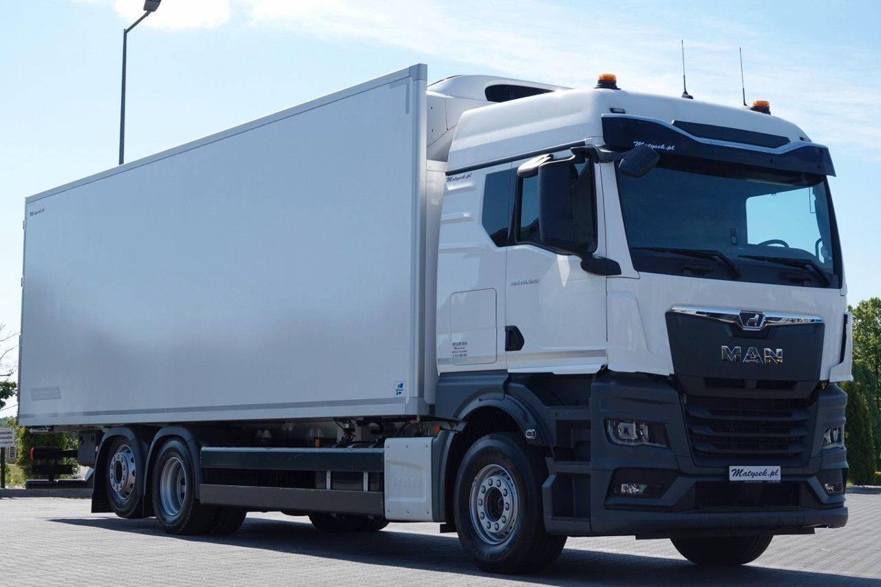 MAN TGX 26.520 / 6x2 / CHŁODNIA -8,6 M / AGREGAT THE - Camión caja cerrada: foto 1 MAN TGX 26.520 / 6x2 / CHŁODNIA -8,6 M / AGREGAT THE - Camión caja cerrada: foto 1