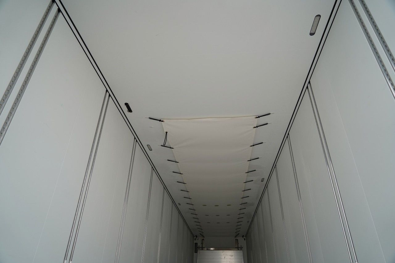 Semirremolque frigorífico Schmitz Cargobull / CHŁODNIA / THERMO KING SLX 300 / DOPPELSTOCK /: foto 13 Semirremolque frigorífico Schmitz Cargobull / CHŁODNIA / THERMO KING SLX 300 / DOPPELSTOCK /: foto 13