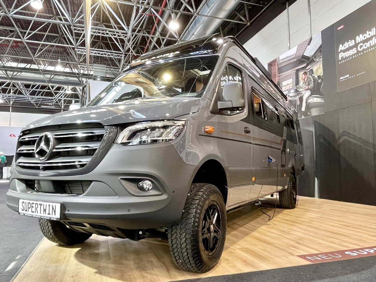 ADRIA Super Twin 700 SGX - Cámper: foto 1 ADRIA Super Twin 700 SGX - Cámper: foto 1