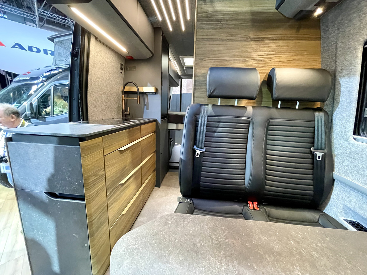 ADRIA Super Twin 700 SGX - Cámper: foto 4 ADRIA Super Twin 700 SGX - Cámper: foto 4