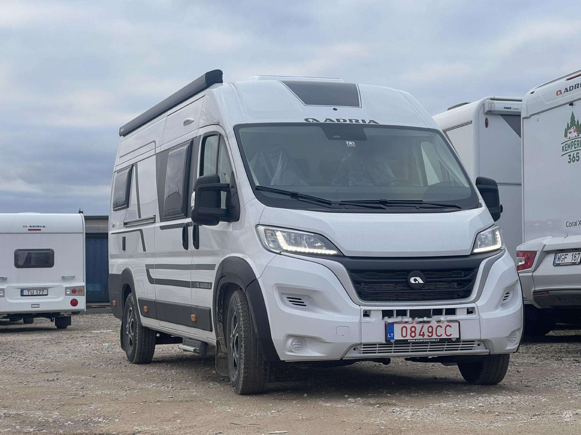 ADRIA Twin Axess 640SL - Cámper: foto 1 ADRIA Twin Axess 640SL - Cámper: foto 1