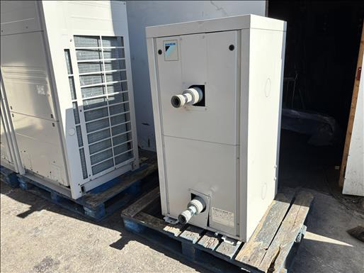 Daikin EWAQ040BAWHBH Water chiller - Maquinaria de alimentación: foto 5 Daikin EWAQ040BAWHBH Water chiller - Maquinaria de alimentación: foto 5