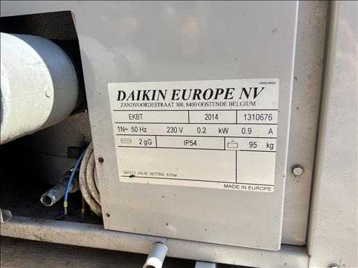 Daikin EWAQ040BAWHBH Water chiller - Maquinaria de alimentación: foto 5 Daikin EWAQ040BAWHBH Water chiller - Maquinaria de alimentación: foto 5