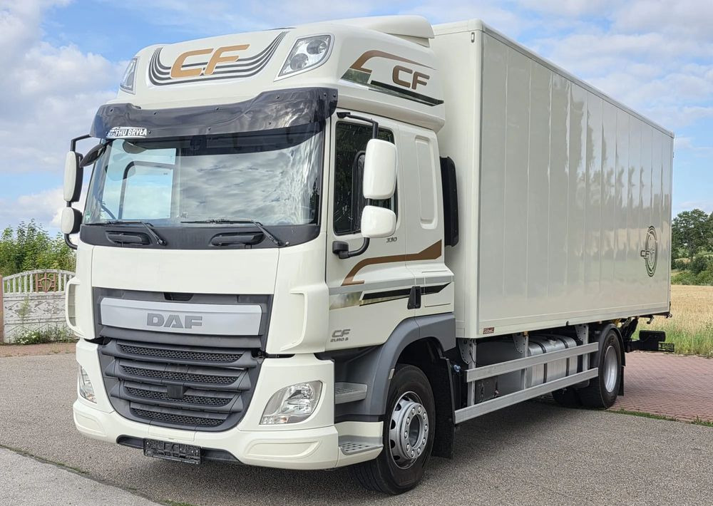 DAF CF 330/10.2017/KONTENER MEBLOWY/IZOTERMA/WINDA/18 PALET/E6/NISKI PRZEBIEG/Z NIEMIEC/JAK NOWY/DUŻY SILNIK 10 837cm3// - Camión caja cerrada: foto 2 DAF CF 330/10.2017/KONTENER MEBLOWY/IZOTERMA/WINDA/18 PALET/E6/NISKI PRZEBIEG/Z NIEMIEC/JAK NOWY/DUŻY SILNIK 10 837cm3// - Camión caja cerrada: foto 2