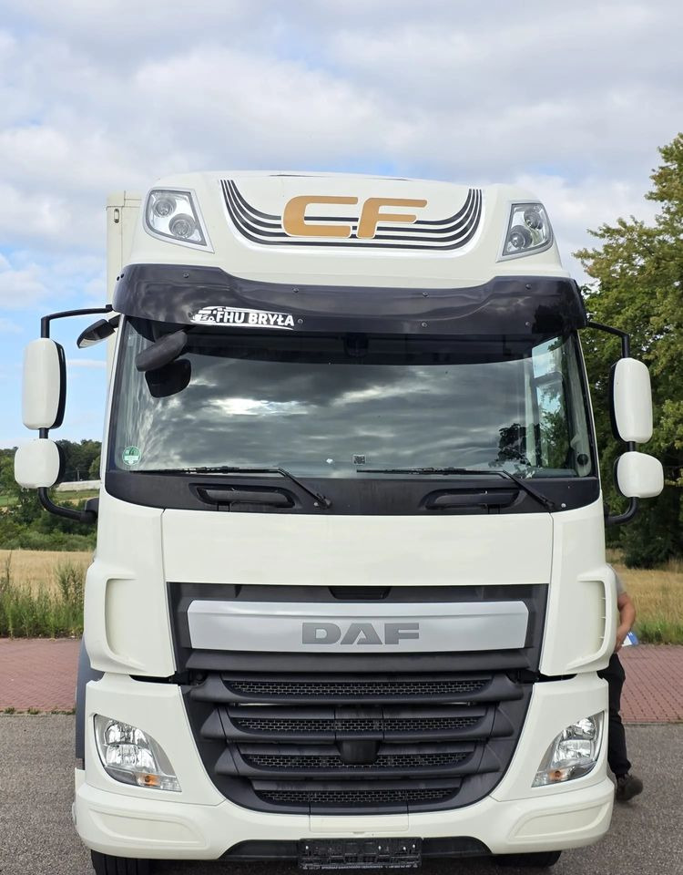 DAF CF 330/10.2017/KONTENER MEBLOWY/IZOTERMA/WINDA/18 PALET/E6/NISKI PRZEBIEG/Z NIEMIEC/JAK NOWY/DUŻY SILNIK 10 837cm3// - Camión caja cerrada: foto 4 DAF CF 330/10.2017/KONTENER MEBLOWY/IZOTERMA/WINDA/18 PALET/E6/NISKI PRZEBIEG/Z NIEMIEC/JAK NOWY/DUŻY SILNIK 10 837cm3// - Camión caja cerrada: foto 4