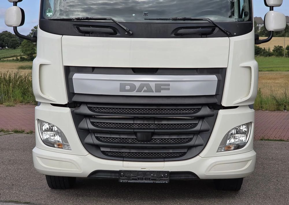 DAF CF 330/10.2017/KONTENER MEBLOWY/IZOTERMA/WINDA/18 PALET/E6/NISKI PRZEBIEG/Z NIEMIEC/JAK NOWY/DUŻY SILNIK 10 837cm3// - Camión caja cerrada: foto 4 DAF CF 330/10.2017/KONTENER MEBLOWY/IZOTERMA/WINDA/18 PALET/E6/NISKI PRZEBIEG/Z NIEMIEC/JAK NOWY/DUŻY SILNIK 10 837cm3// - Camión caja cerrada: foto 4