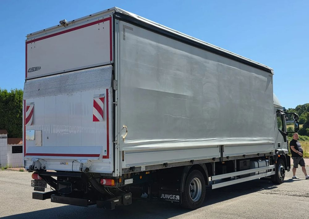 Iveco EUROCARGO 160E320/FIRANKA/WINDA/AUTOMAT/NISKI PRZEBIEG/E6/SPROWADZONY/PIERWSZY WŁAŚCICIEL - Camión lona: foto 5 Iveco EUROCARGO 160E320/FIRANKA/WINDA/AUTOMAT/NISKI PRZEBIEG/E6/SPROWADZONY/PIERWSZY WŁAŚCICIEL - Camión lona: foto 5