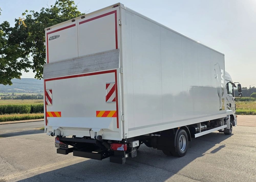 MAN TGL 12.250 / KONTENER / IZOTERMA / WINDA / 2019R / EURO 6 / PEŁEN SERWIS / 6 TON ŁADOWNOŚĆ / SPROWADZONY / ZADBANY / JAK NOWY / KSIĄŻKA SERWISOWA / E6 / 17 PALET - Camión caja cerrada: foto 5 MAN TGL 12.250 / KONTENER / IZOTERMA / WINDA / 2019R / EURO 6 / PEŁEN SERWIS / 6 TON ŁADOWNOŚĆ / SPROWADZONY / ZADBANY / JAK NOWY / KSIĄŻKA SERWISOWA / E6 / 17 PALET - Camión caja cerrada: foto 5