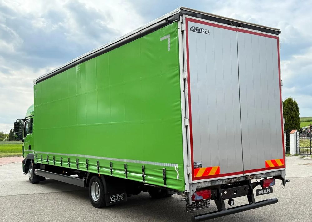 MAN TGL12.250/E6/20PALET/10.2018/SERWISOWANY/NISKI PRZEBIEG/WINDA/FIRANKA//JAK NOWY/SERWISOWANY - Camión lona: foto 4 MAN TGL12.250/E6/20PALET/10.2018/SERWISOWANY/NISKI PRZEBIEG/WINDA/FIRANKA//JAK NOWY/SERWISOWANY - Camión lona: foto 4