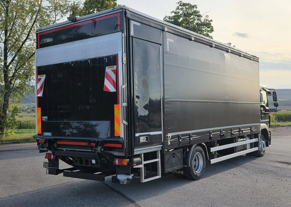 MAN TGM 12.290 / 15.290 / E6/ FIRANKA /BOCZNE DRZWI / BURTO-FIRANKA / 18PALET / WINDA / NISKI PRZEBIEG / 2018/ CAŁY NA PODUSZKACH / SERWISOWANY - Camión lona: foto 5 MAN TGM 12.290 / 15.290 / E6/ FIRANKA /BOCZNE DRZWI / BURTO-FIRANKA / 18PALET / WINDA / NISKI PRZEBIEG / 2018/ CAŁY NA PODUSZKACH / SERWISOWANY - Camión lona: foto 5