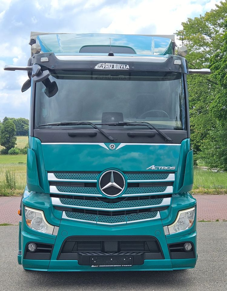 Mercedes-Benz ACTROS 1833 / BURTO-FIRANKA / WINDA / 18 PALET / 8600 ŁADOWNOŚĆ / AUTOMAT / DUŻY SILNIK / 10.2019 ROK / SYPIALKA / LEDY / KAMERY / VIRTUAL COCPIT/ JAK NOWY - Camión lona: foto 3 Mercedes-Benz ACTROS 1833 / BURTO-FIRANKA / WINDA / 18 PALET / 8600 ŁADOWNOŚĆ / AUTOMAT / DUŻY SILNIK / 10.2019 ROK / SYPIALKA / LEDY / KAMERY / VIRTUAL COCPIT/ JAK NOWY - Camión lona: foto 3
